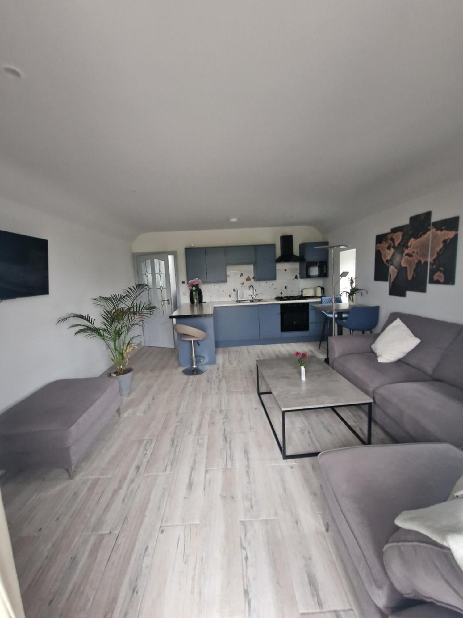 Welcome To Dc'S Cottage Holycross Extérieur photo